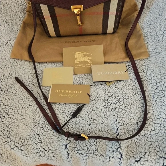 Burberry Small Macken Crimson Bag - Picture 5 of 16